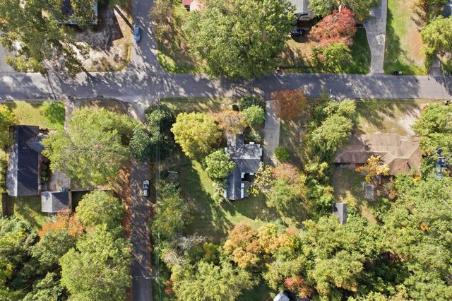 203 Park Ave., Hattiesburg, MS 39401