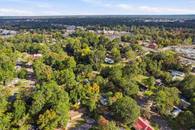 203 Park Ave., Hattiesburg, MS 39401