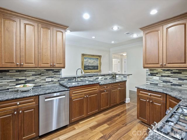 2445 Selwyn Avenue 202, Charlotte, NC 28209