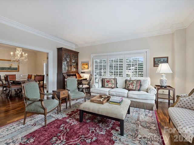 2445 Selwyn Avenue 202, Charlotte, NC 28209