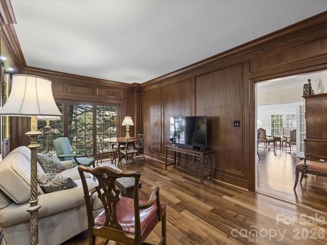 2445 Selwyn Avenue 202, Charlotte, NC 28209