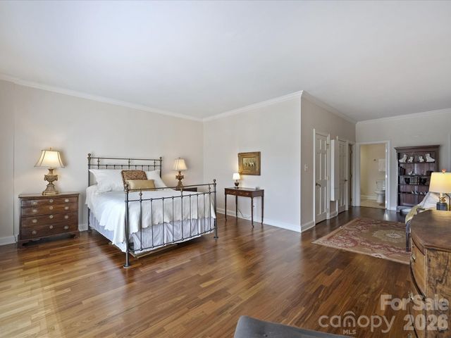 2445 Selwyn Avenue 202, Charlotte, NC 28209