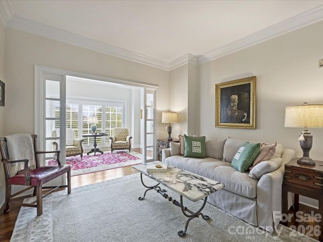 2445 Selwyn Avenue 202, Charlotte, NC 28209