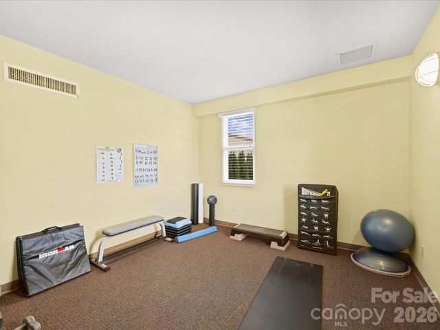 2445 Selwyn Avenue 202, Charlotte, NC 28209