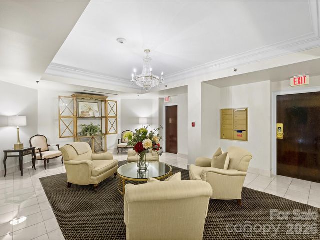 2445 Selwyn Avenue 202, Charlotte, NC 28209