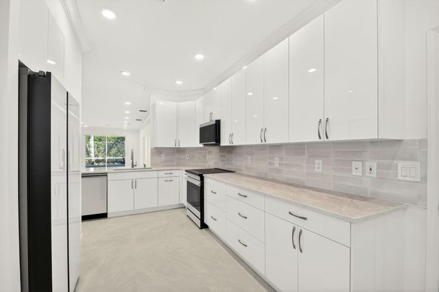 10664 Royal Caribbean Circle 10664, Boynton Beach, FL 33437