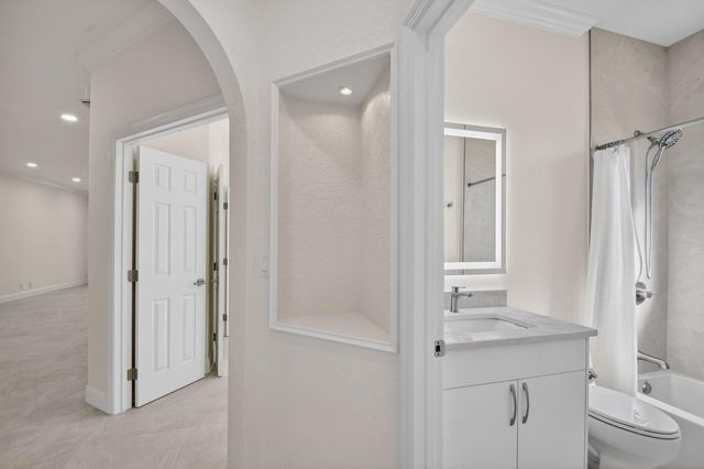 10664 Royal Caribbean Circle 10664, Boynton Beach, FL 33437