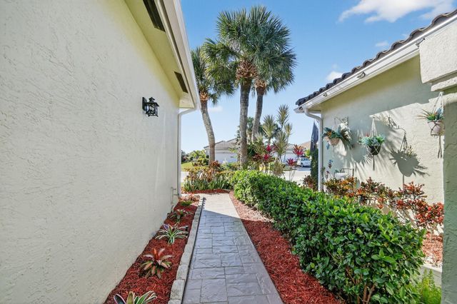 10664 Royal Caribbean Circle 10664, Boynton Beach, FL 33437