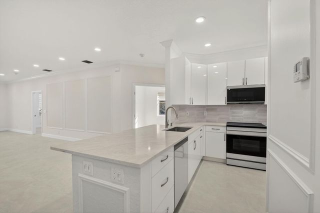 10664 Royal Caribbean Circle 10664, Boynton Beach, FL 33437