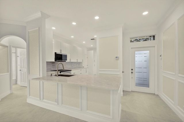 10664 Royal Caribbean Circle 10664, Boynton Beach, FL 33437