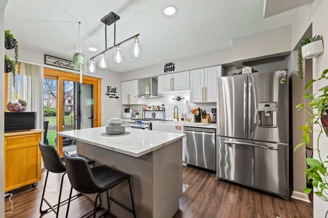 11212 Cottonwood Drive 23A, Palos Hills, IL 60465