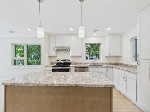 2911 N 4th Street, Minneapolis, MN 55411