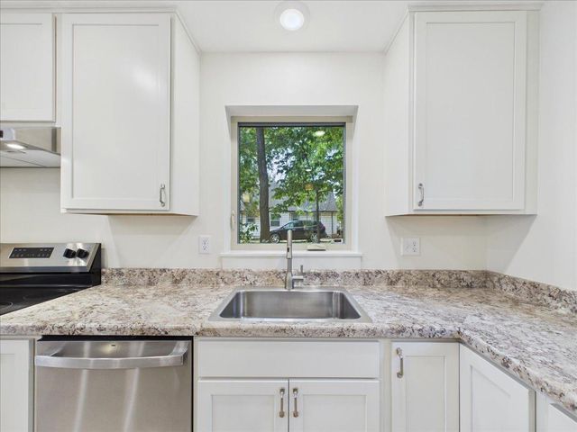 2911 N 4th Street, Minneapolis, MN 55411