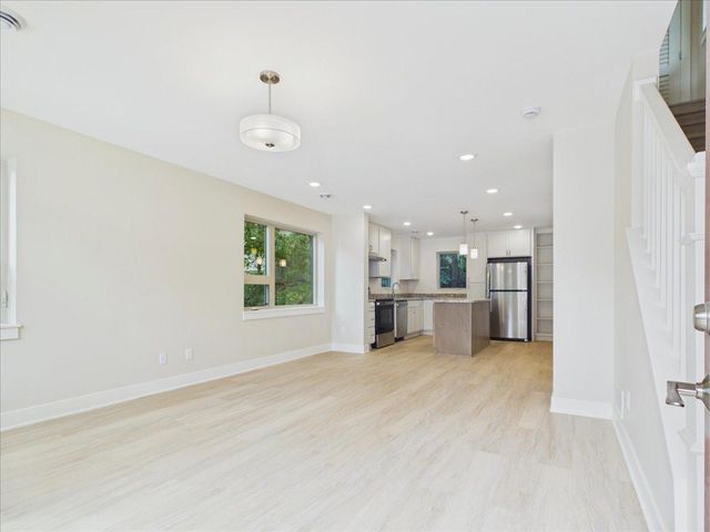 2911 N 4th Street, Minneapolis, MN 55411