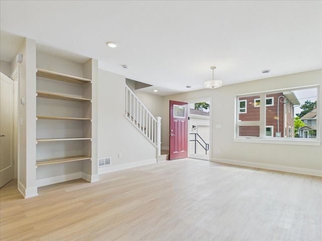 2911 N 4th Street, Minneapolis, MN 55411