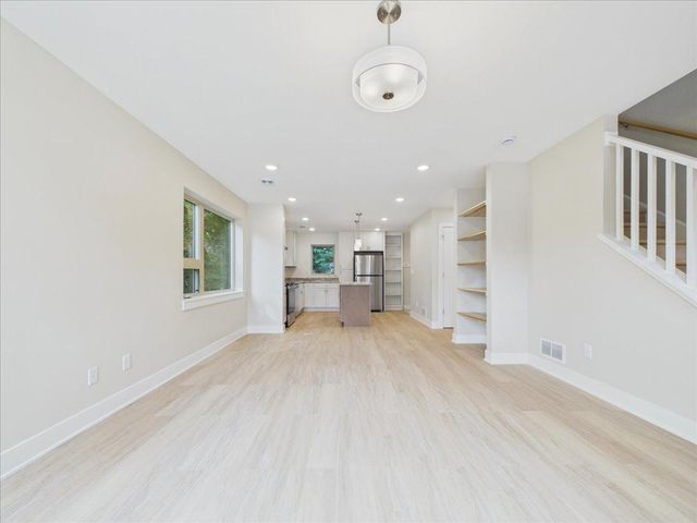2911 N 4th Street, Minneapolis, MN 55411