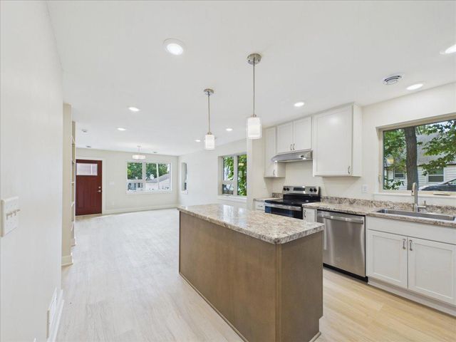 2911 N 4th Street, Minneapolis, MN 55411