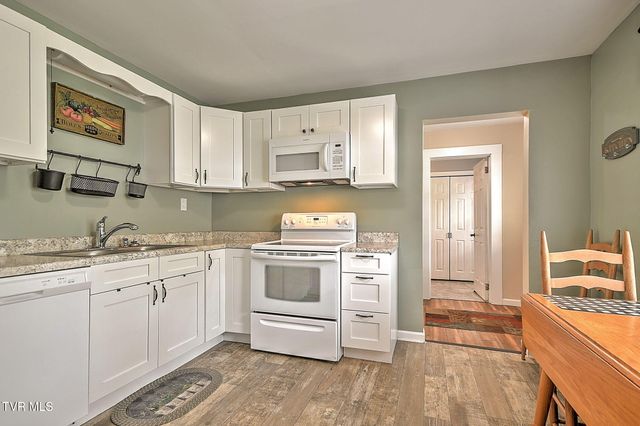 124 Voncannon Drive, Johnson City, TN 37601