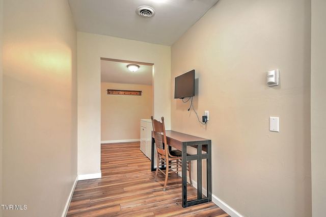 124 Voncannon Drive, Johnson City, TN 37601