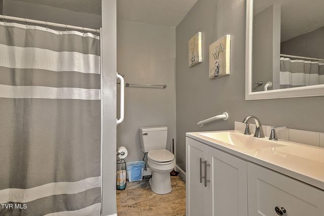 124 Voncannon Drive, Johnson City, TN 37601