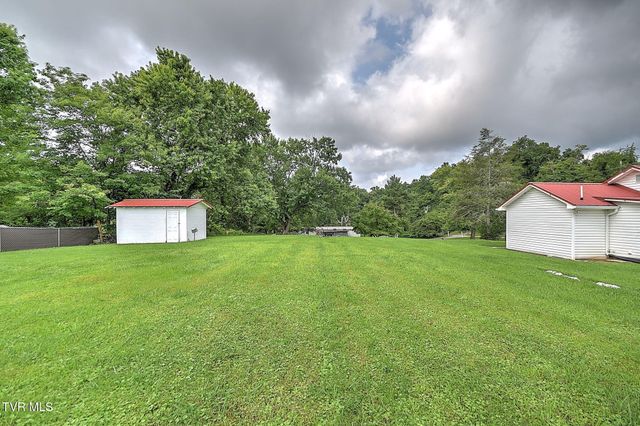 124 Voncannon Drive, Johnson City, TN 37601