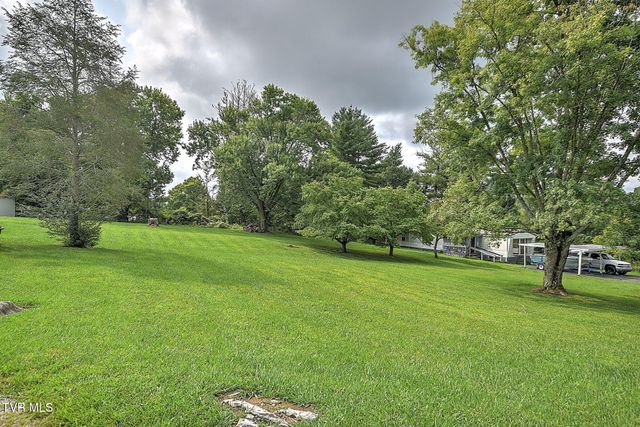 124 Voncannon Drive, Johnson City, TN 37601