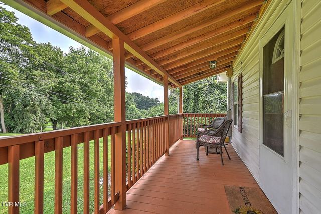 124 Voncannon Drive, Johnson City, TN 37601