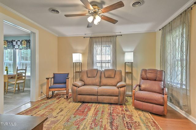 124 Voncannon Drive, Johnson City, TN 37601
