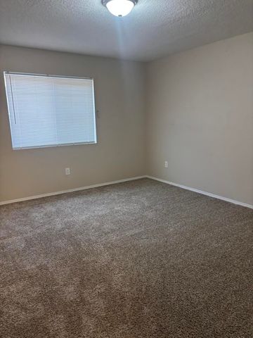 10020 El Patron Road SW, Albuquerque, NM 87121
