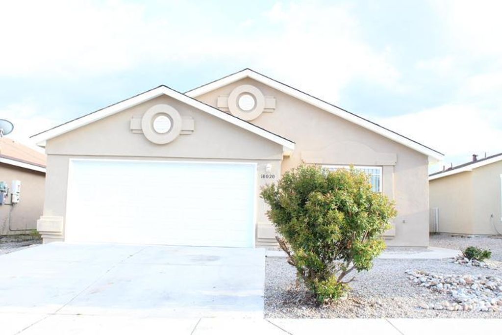 10020 El Patron Road SW, Albuquerque, NM 87121