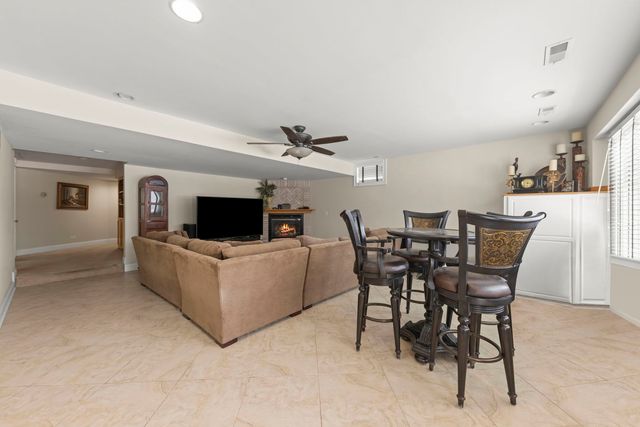 800 Ingalton Avenue, West Chicago, IL 60185