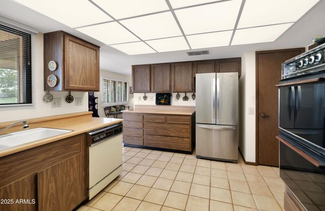 12429 W BLUESTEM Drive, Sun City West, AZ 85375