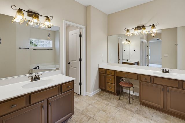 420 LEWIS FAIRWAY CIR, Oakland, TN 38060
