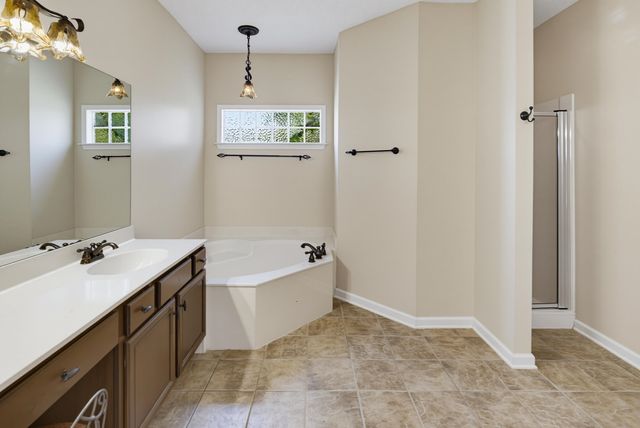 420 LEWIS FAIRWAY CIR, Oakland, TN 38060
