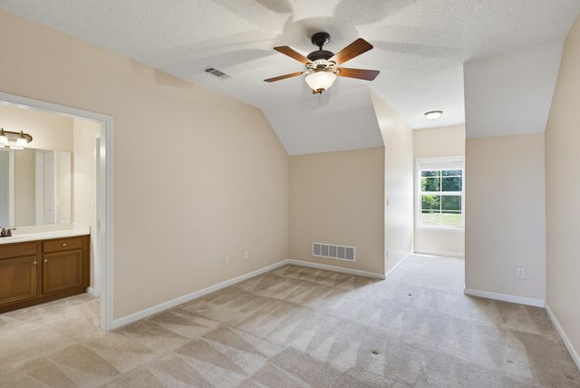 420 LEWIS FAIRWAY CIR, Oakland, TN 38060