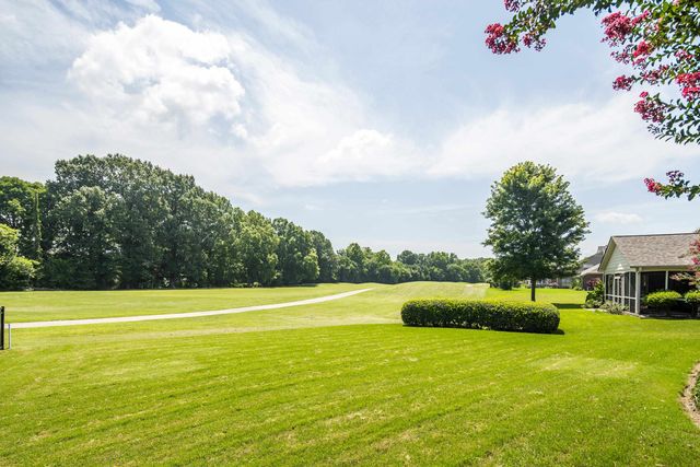 420 LEWIS FAIRWAY CIR, Oakland, TN 38060
