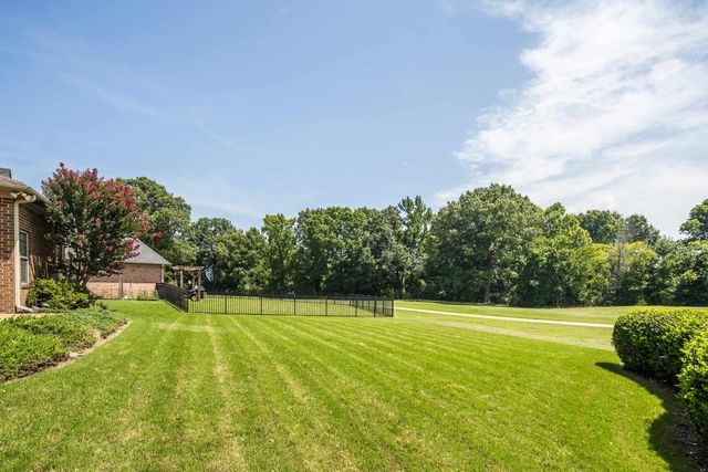 420 LEWIS FAIRWAY CIR, Oakland, TN 38060