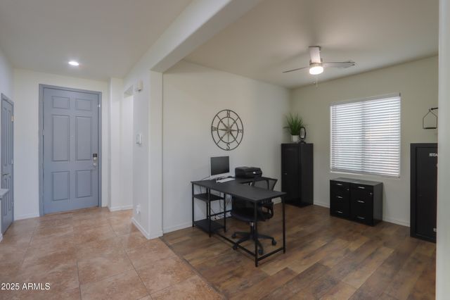 40748 W CHAMBERS Drive, Maricopa, AZ 85138