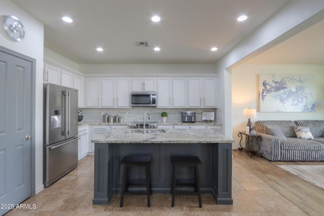 40748 W CHAMBERS Drive, Maricopa, AZ 85138