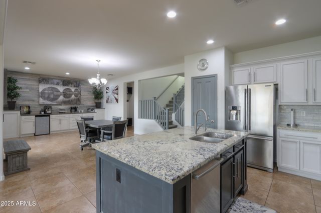 40748 W CHAMBERS Drive, Maricopa, AZ 85138