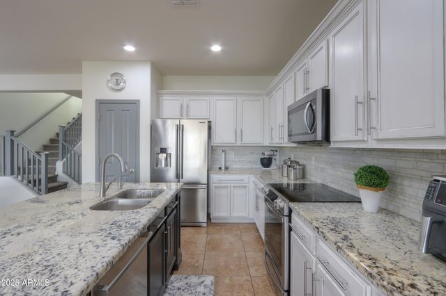 40748 W CHAMBERS Drive, Maricopa, AZ 85138