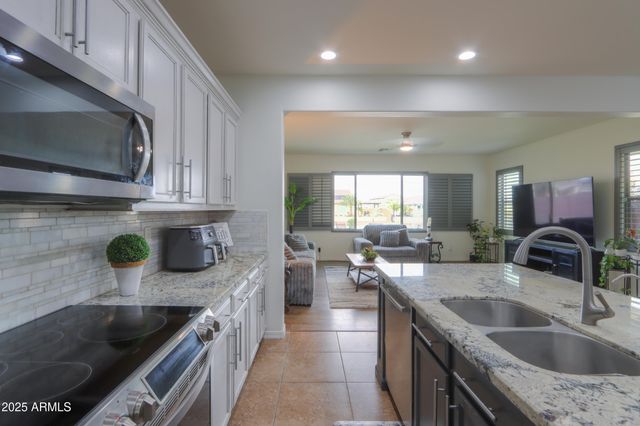 40748 W CHAMBERS Drive, Maricopa, AZ 85138