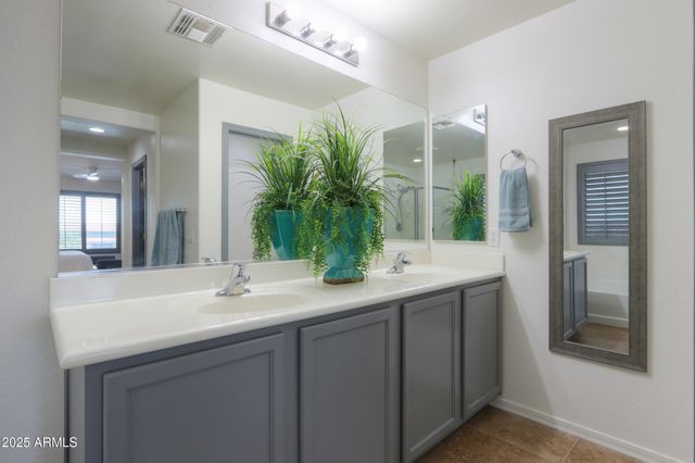 40748 W CHAMBERS Drive, Maricopa, AZ 85138