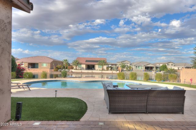 40748 W CHAMBERS Drive, Maricopa, AZ 85138