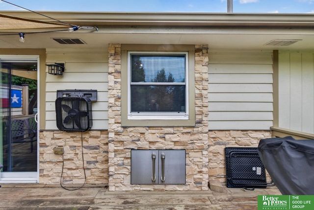 7508 Ernst Street, Omaha, NE 68122