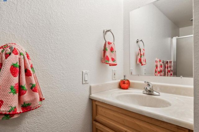 37107 Holly St, Fremont, CA 94536