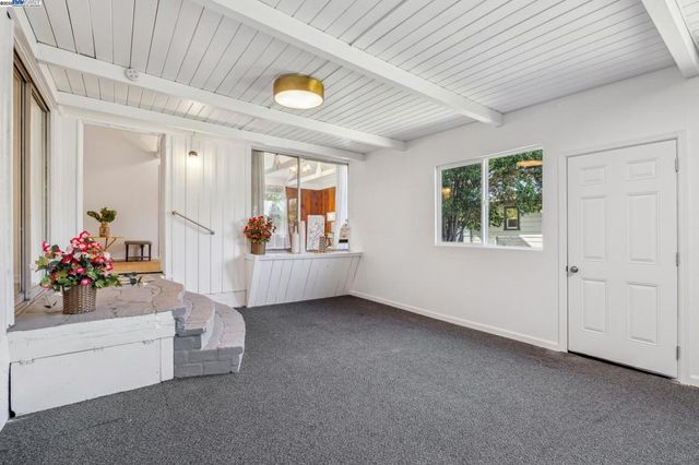 37107 Holly St, Fremont, CA 94536