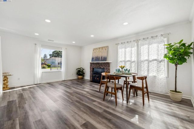 37107 Holly St, Fremont, CA 94536