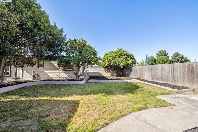 37107 Holly St, Fremont, CA 94536