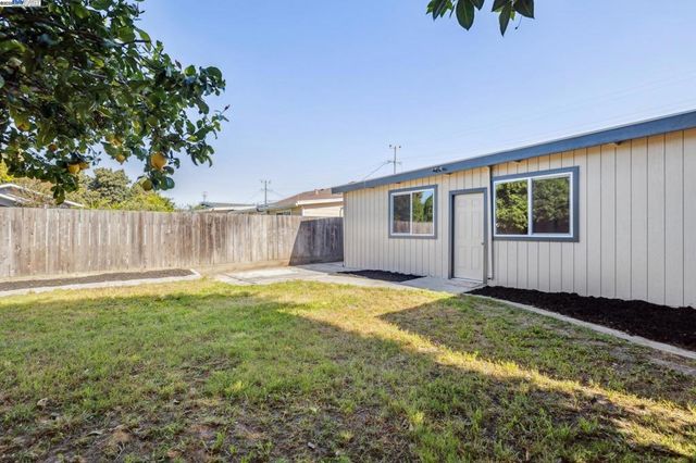 37107 Holly St, Fremont, CA 94536
